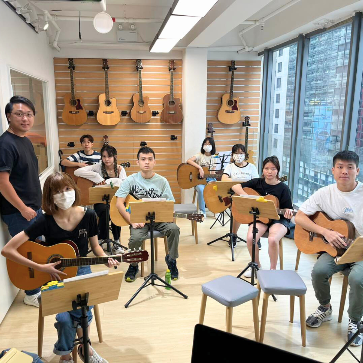 Team Building 活動,3小時創建,彈唱及錄製團隊歌曲