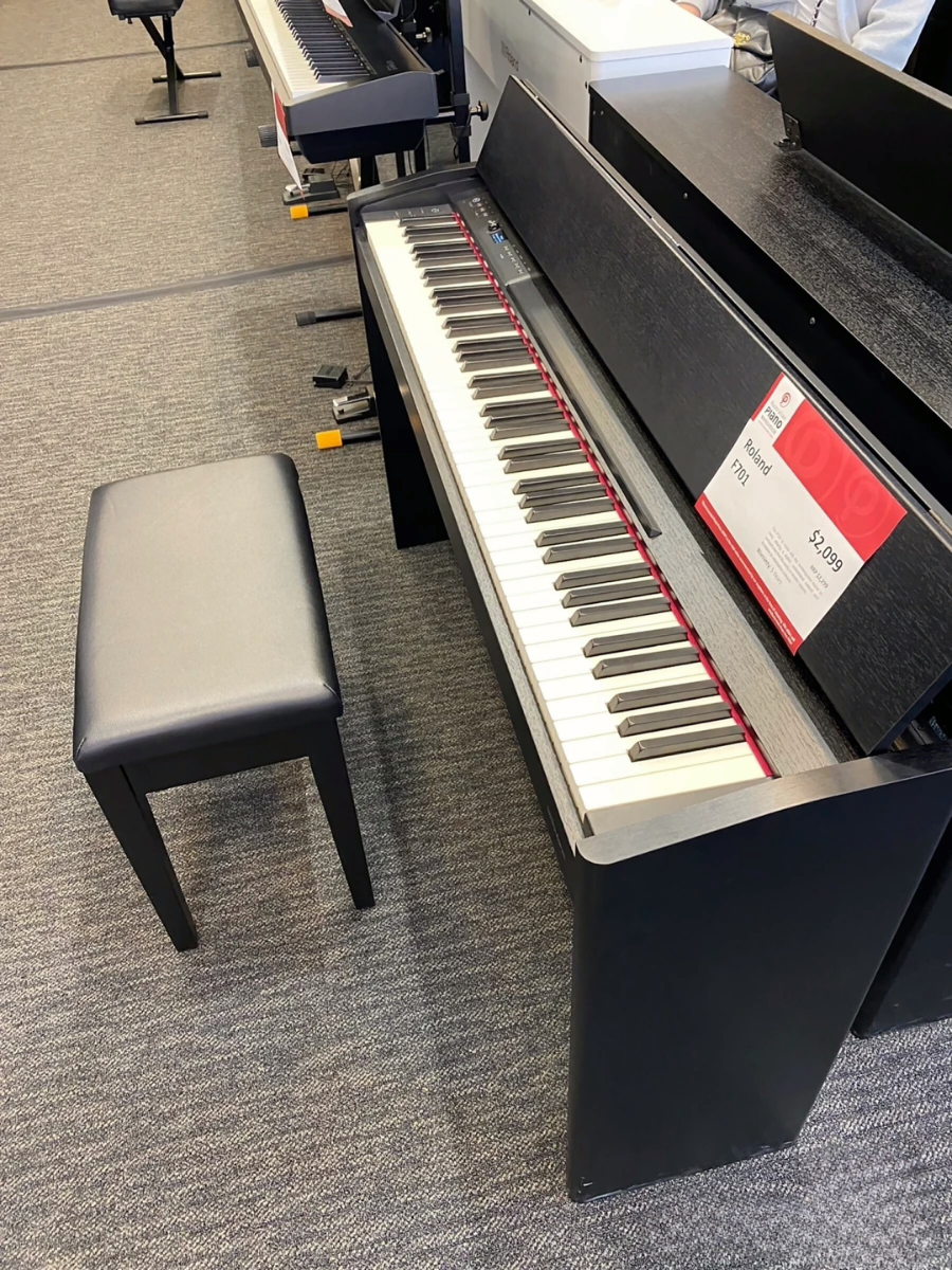 (No.5) Roland F-701 Digital Piano
