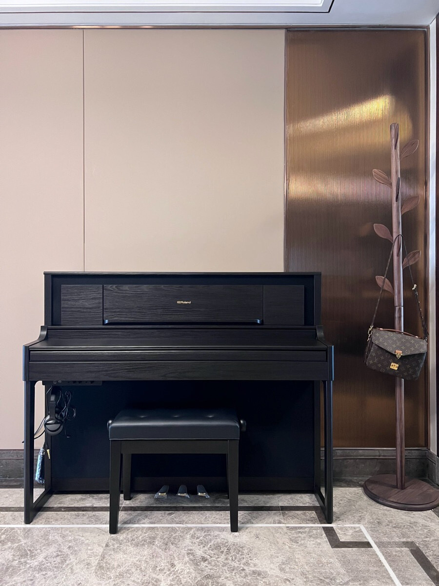 2024 Roland lx705 digital piano