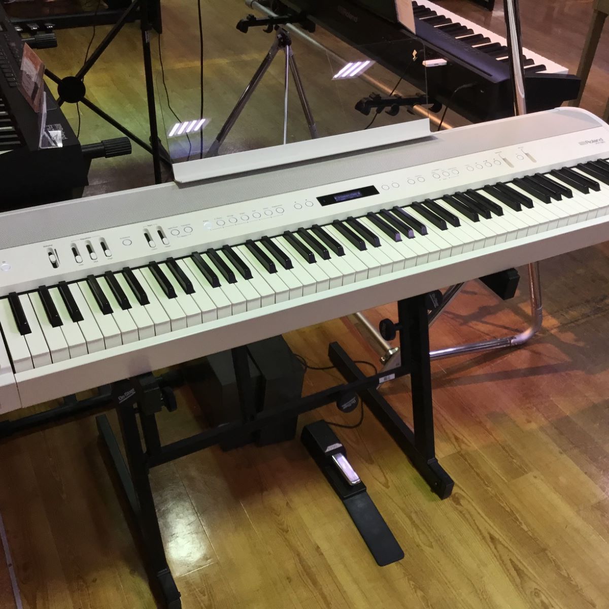Roland FP-90X 數碼鋼琴