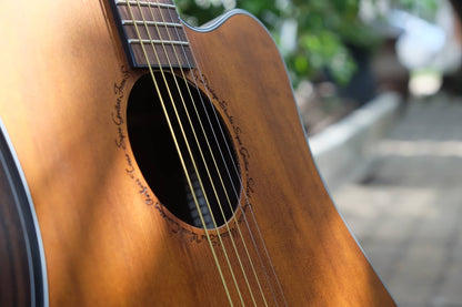 2022 Featured 41 inch cedar ancient wood Spanish handmade SQOE bakelite guitar
