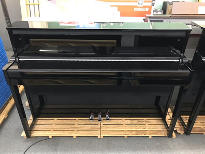 YAMAHA NU1X Hybrid Digital Piano