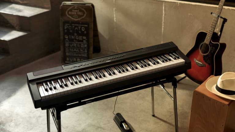 YAMAHA P-121 (Chinese Version) 76-Key Digital Piano